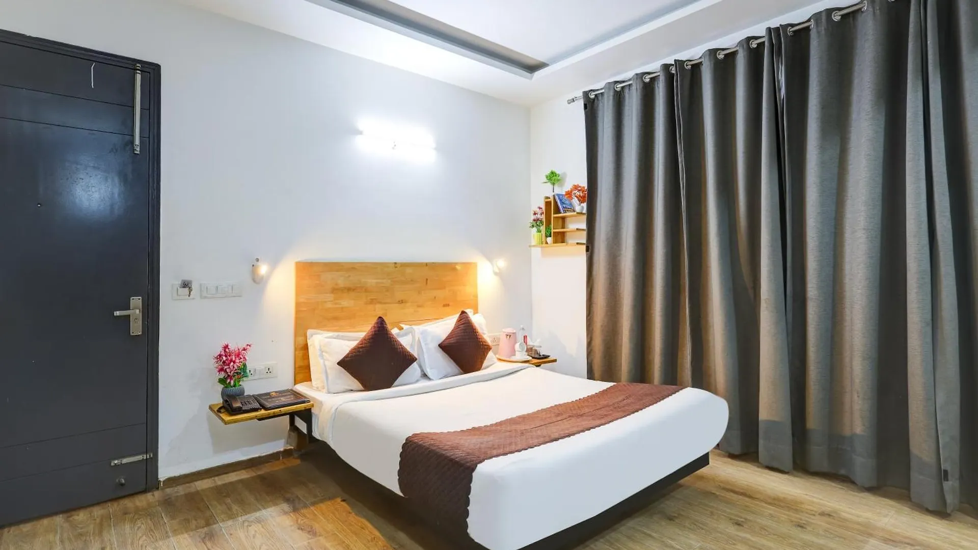 Hotel Wedlock Sector 47 Gurgaon
