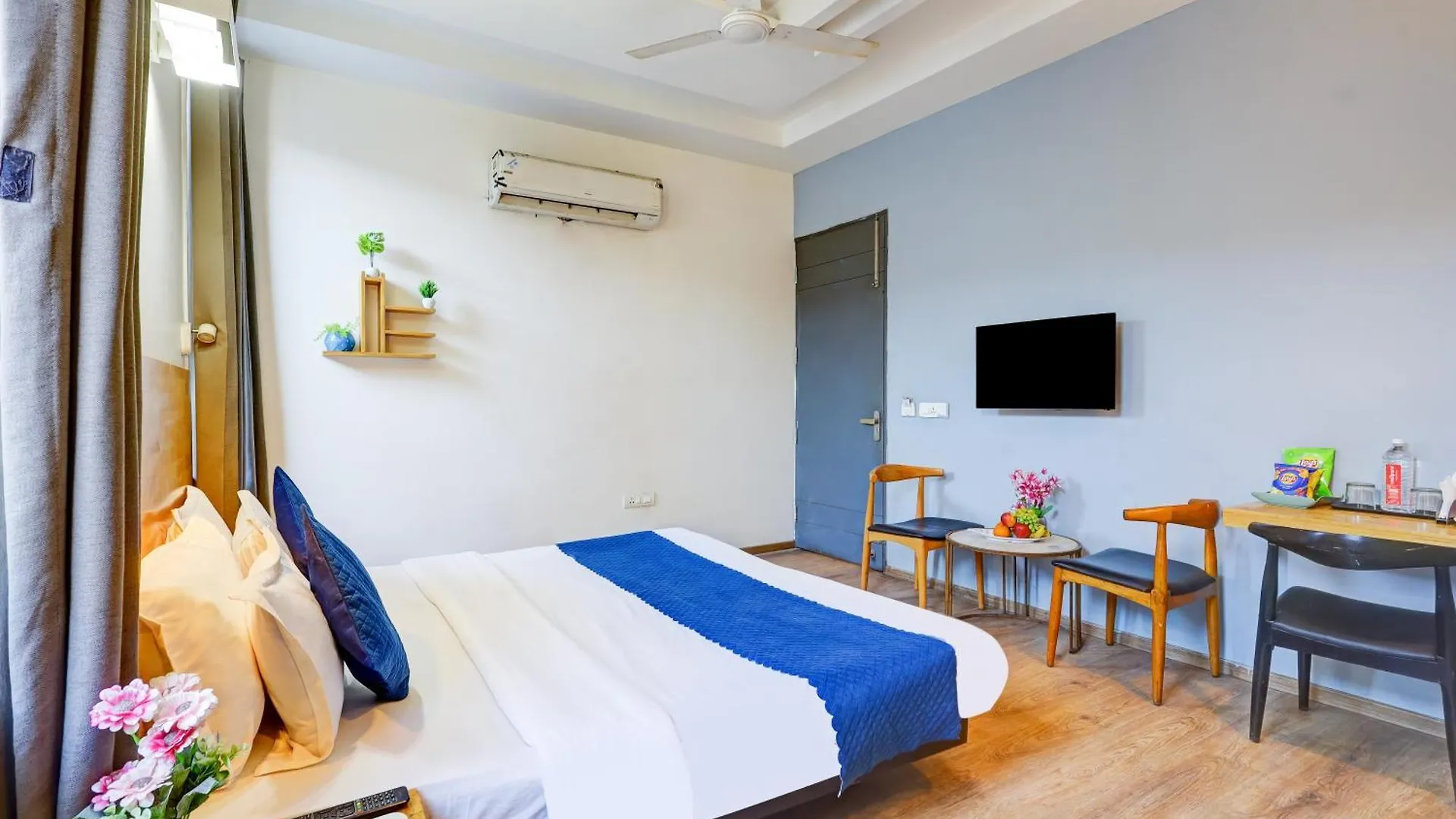 Hotel Wedlock Sector - 47 Gurgaon
