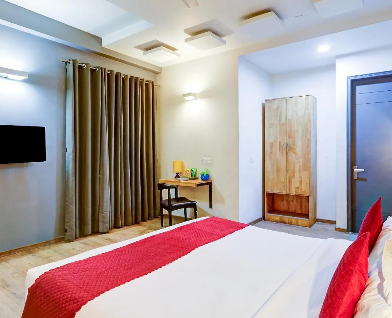 Hotel Wedlock Sector - 47 Gurgaon 3*,