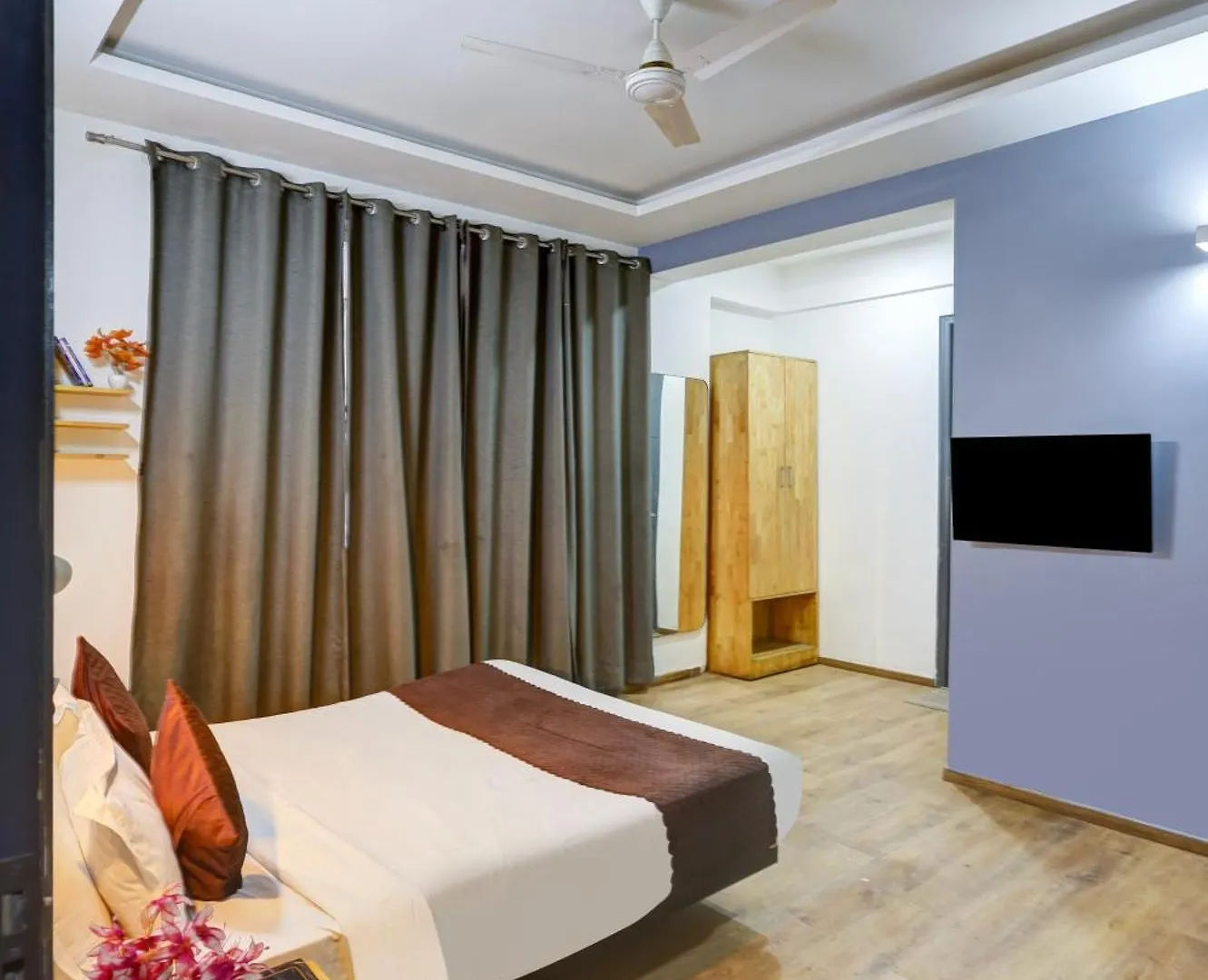 Hotel Wedlock Sector - 47 Gurgaon